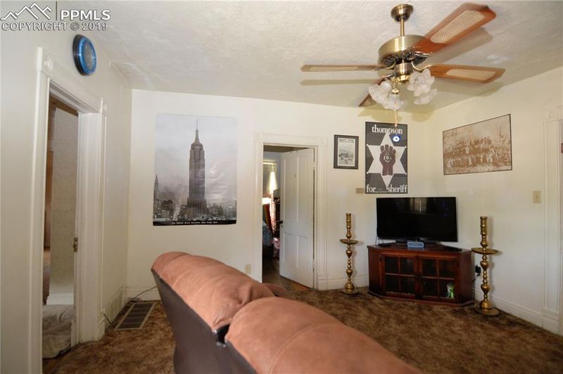 214 W Mill St, Colorado Springs, CO 80903