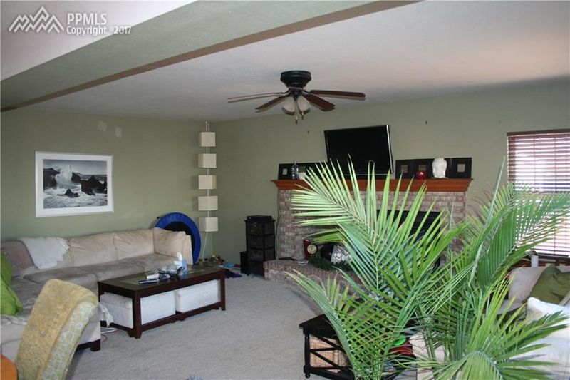2140 Cloverdale Dr, Colorado Springs, CO 80920
