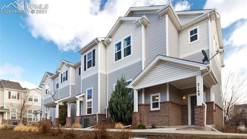 2140 Squawbush Ridge Grv, Colorado Springs, CO 80910