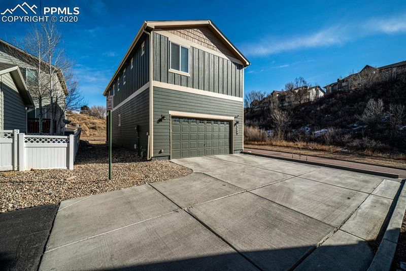 2140 St James Dr, Colorado Springs, CO 80910