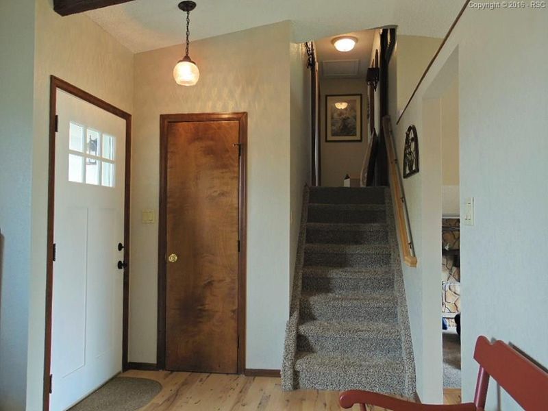 2145 Heathercrest Dr, Colorado Springs, CO 80915