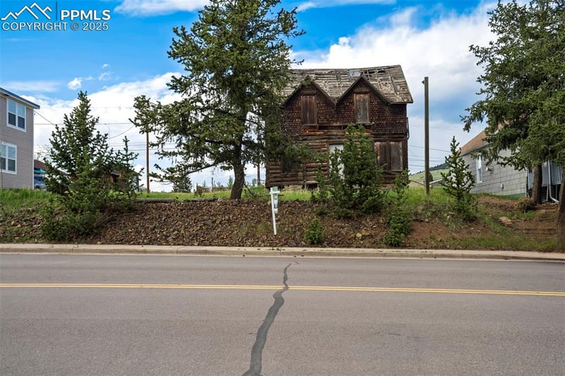 215 Bennett Ave, Cripple Creek, CO 80813