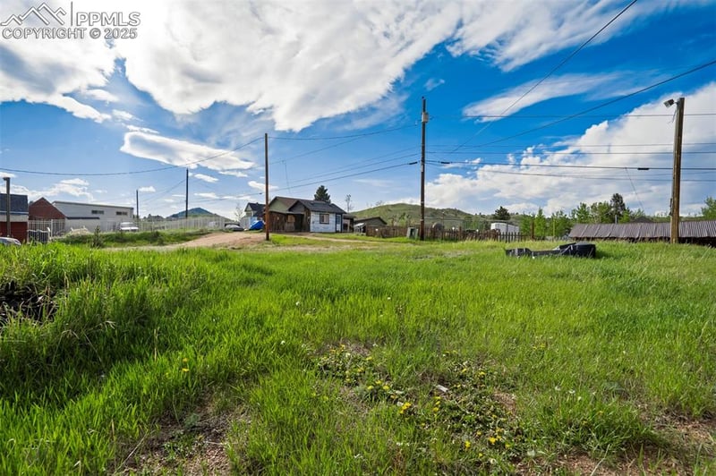 215 Bennett Ave, Cripple Creek, CO 80813