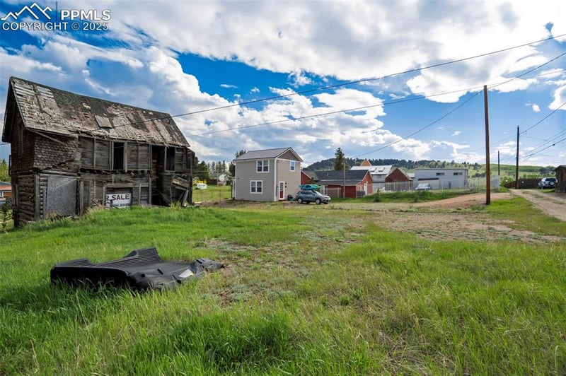 215 Bennett Ave, Cripple Creek, CO 80813