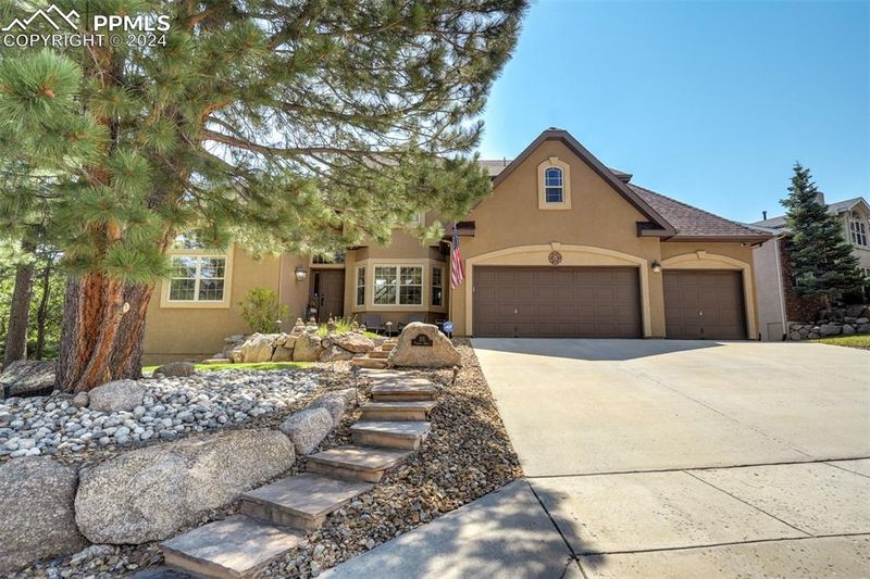 215 Paisley Dr, Colorado Springs, CO 80906
