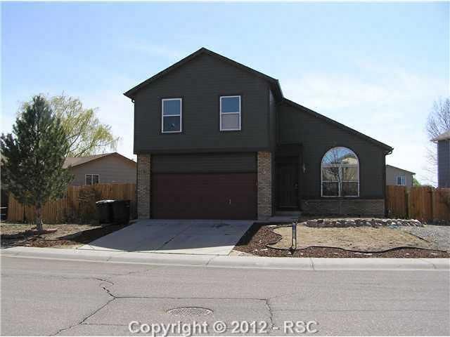 2153 Bent Tree Ln, Fountain, CO 80817