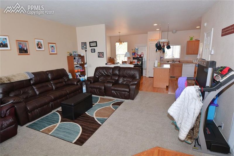 2153 Creekridge Point, Colorado Springs, CO 80910