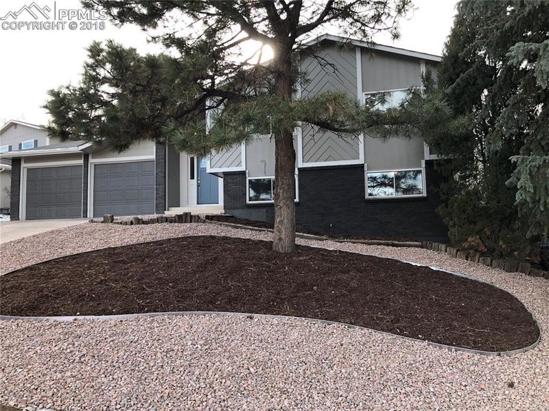 2153 Roundtop Ct, Colorado Springs, CO 80918