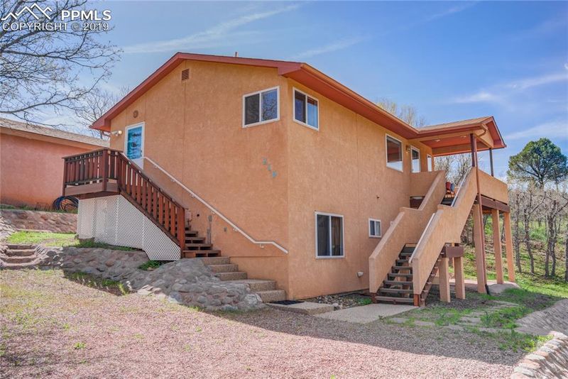 216 Arnold Ln, Colorado Springs, CO 80904