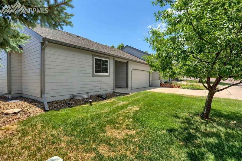 216 Cobblestone Dr, Colorado Springs, CO 80906