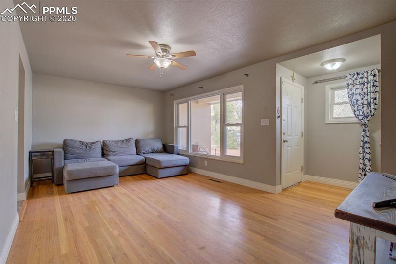 216 Jasper Dr, Colorado Springs, CO 80911