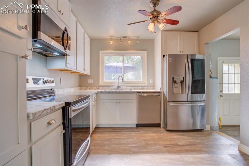 216 Jasper Dr, Colorado Springs, CO 80911