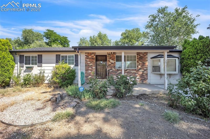 216 Longfellow Dr, Colorado Springs, CO 80910