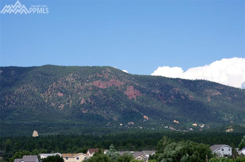 2166 Creek Valley Cir, Monument, CO 80132