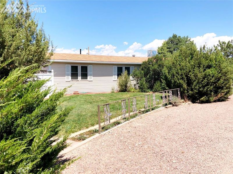 217 Garden Dr, Penrose, CO 81240
