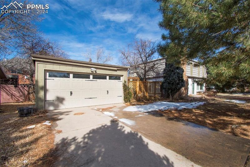 2170 Broadmoor Road Cir, Colorado Springs, CO 80906