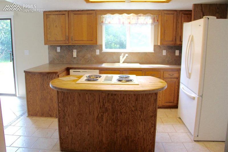 2172 Bula Dr, Colorado Springs, CO 80915