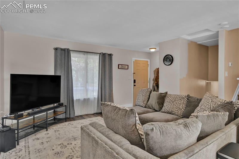 2180 Fernwood Dr, Colorado Springs, CO 80910