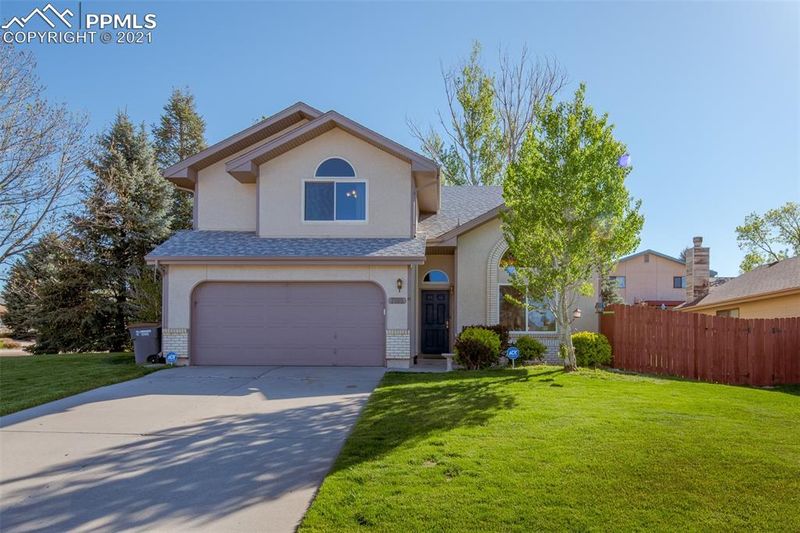 2185 Crystal River Dr, Colorado Springs, CO 80915