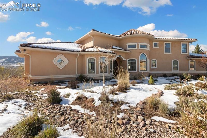 219 Crown High Ct, Colorado Springs, CO 80904