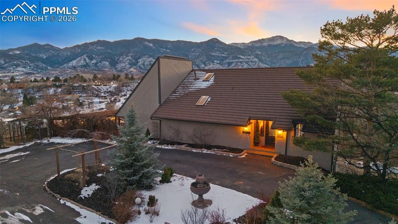 2190 Mesa Rd, Colorado Springs, CO 80904