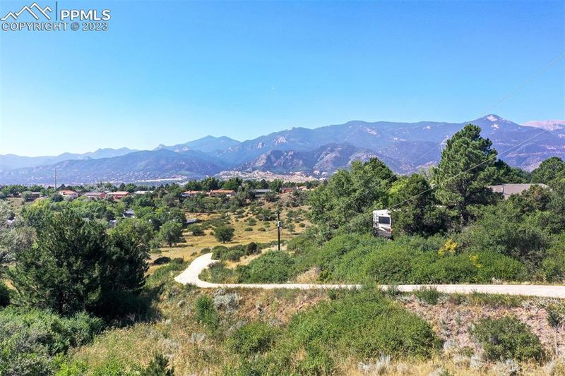 2194 Mesa Rd, Colorado Springs, CO 80904