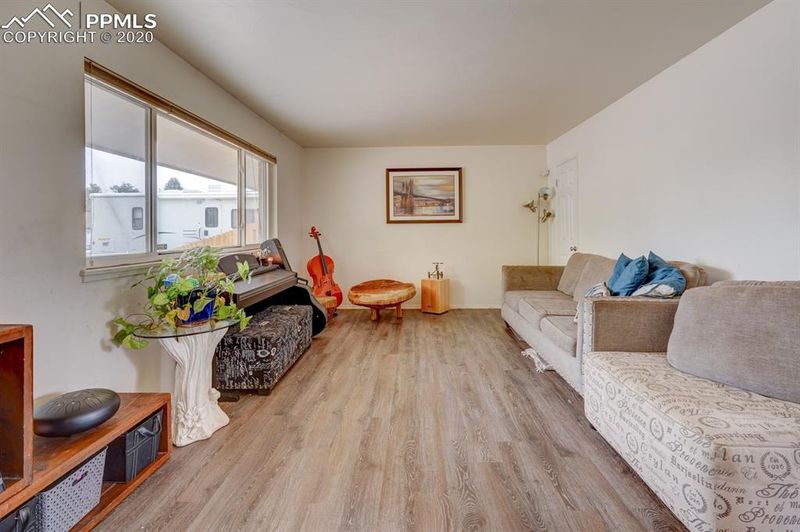 22 Lawrence Ave, Colorado Springs, CO 80909