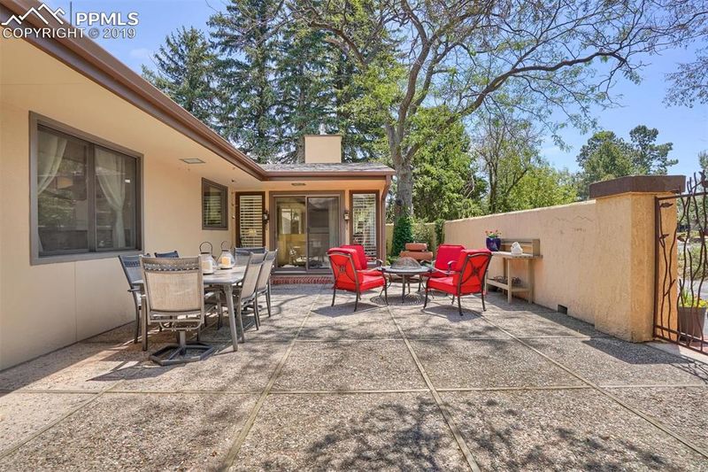 22 Polo Dr, Colorado Springs, CO 80906