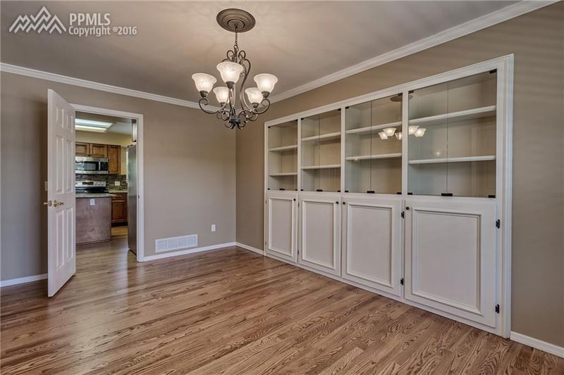 220 Cherry Hills Way, Colorado Springs, CO 80921
