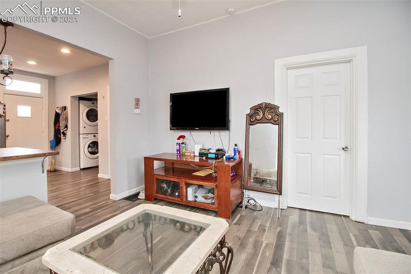 220 Henkle Pl, Pueblo, CO 81004