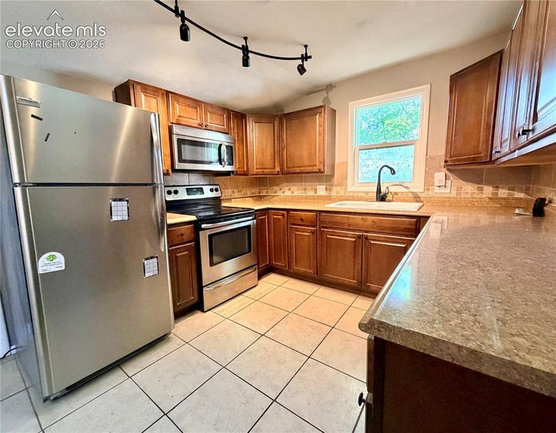 220 Willow St, Colorado Springs, CO 80903