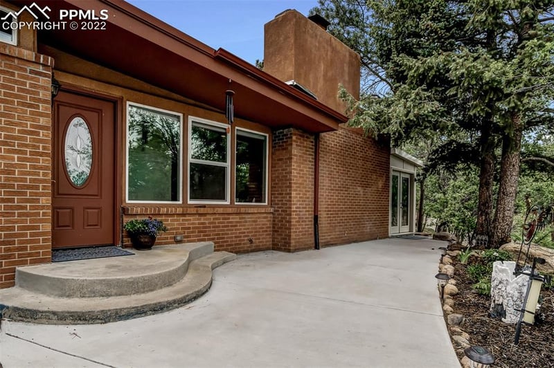 2203 Constellation Dr, Colorado Springs, CO 80906