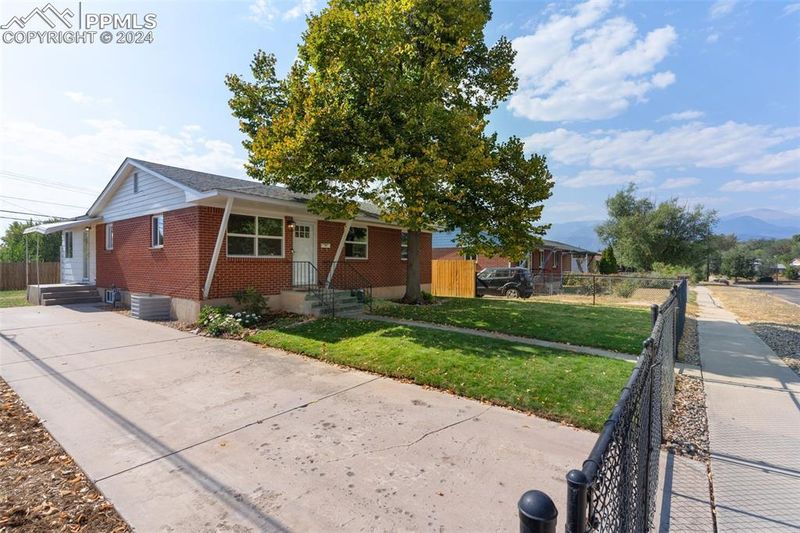 2209 Saranac Dr, Colorado Springs, CO 80910