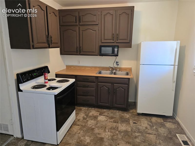 221 Iowa Ave, Fountain, CO 80817