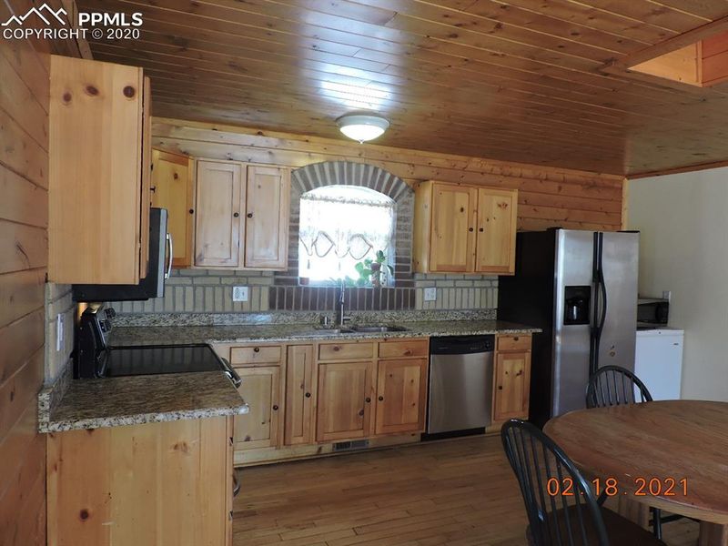 221 Pikeview Ave, Woodland Park, CO 80863