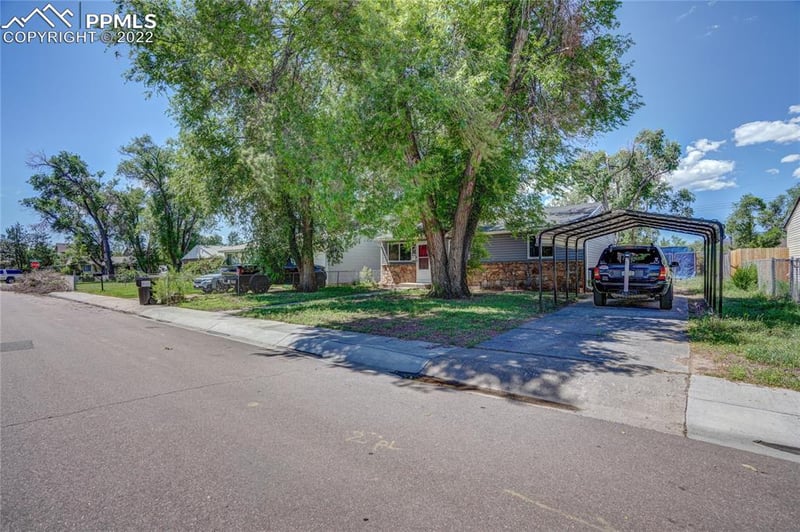 2210 Ivanhoe Dr, Colorado Springs, CO 80911