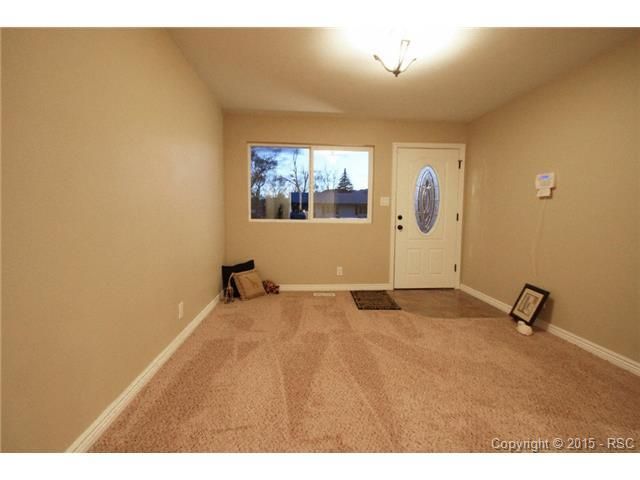 2213 Ivanhoe Dr, Colorado Springs, CO 80911