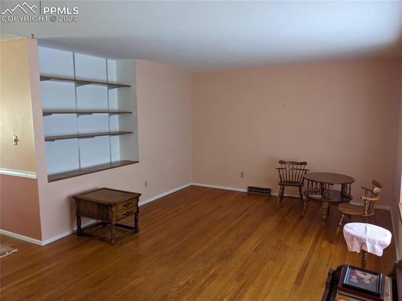 2215 Northglen Dr, Colorado Springs, CO 80909