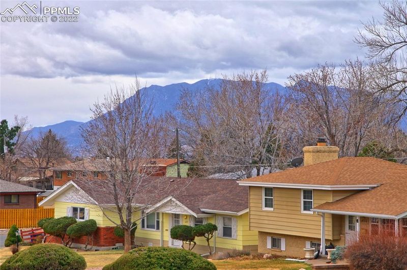 2215 Wynkoop Dr, Colorado Springs, CO 80909
