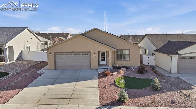 2218 Cliffmoor Ln, Pueblo, CO 81008