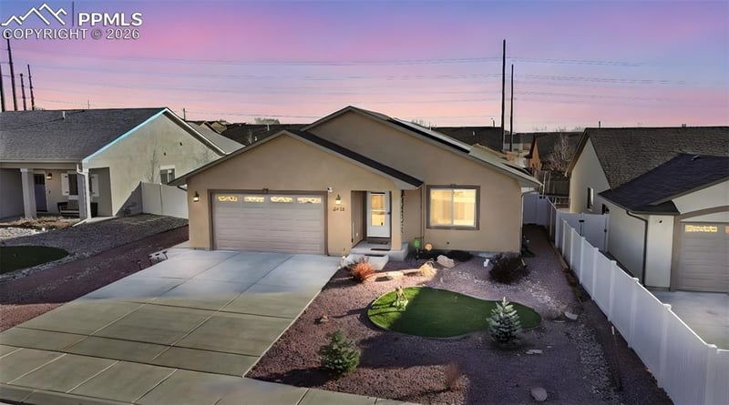 2218 Cliffmoor Ln, Pueblo, CO 81008