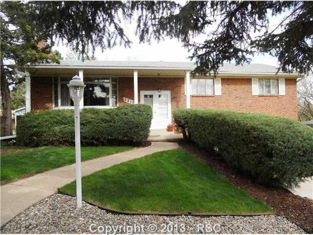 2219 Glenn Summer Rd, Colorado Springs, CO 80909