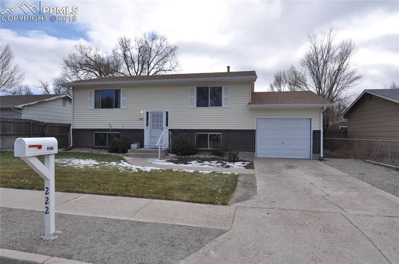 222 Robin St, Fountain, CO 80817