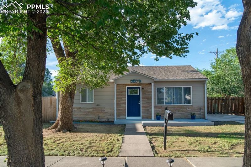 2220 S Corona Ave, Colorado Springs, CO 80905