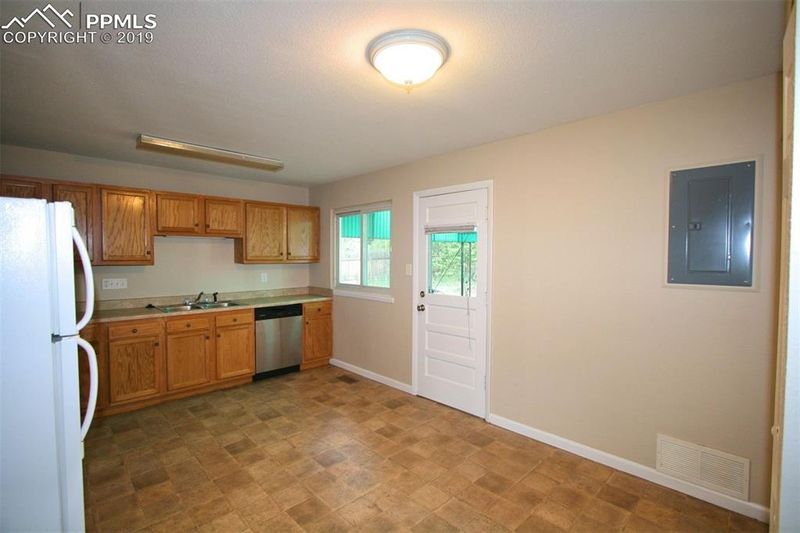 2221 Frontier Dr, Colorado Springs, CO 80911