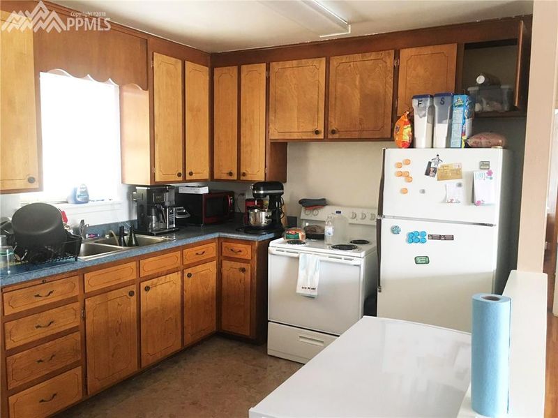 2222 Cooper Ave, Colorado Springs, CO 80907
