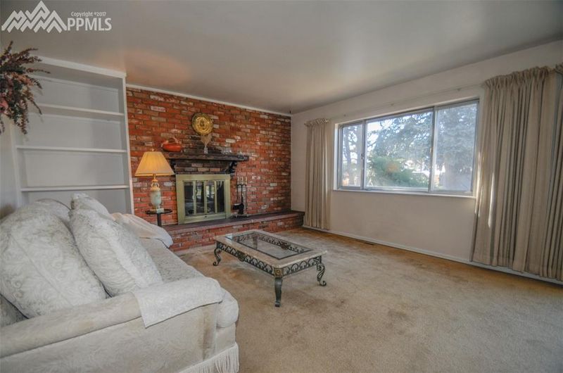 2224 Warwick Ln, Colorado Springs, CO 80909