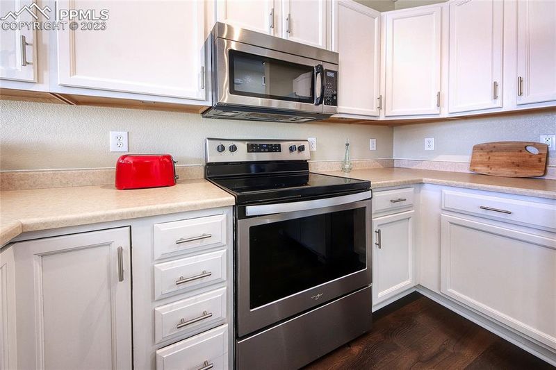 2225 Evesham St, Colorado Springs, CO 80910