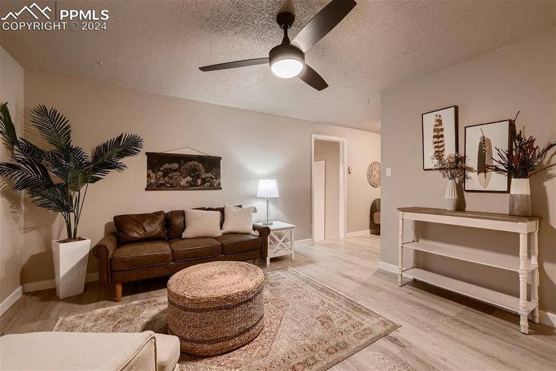 223 Longfellow Dr, Colorado Springs, CO 80910