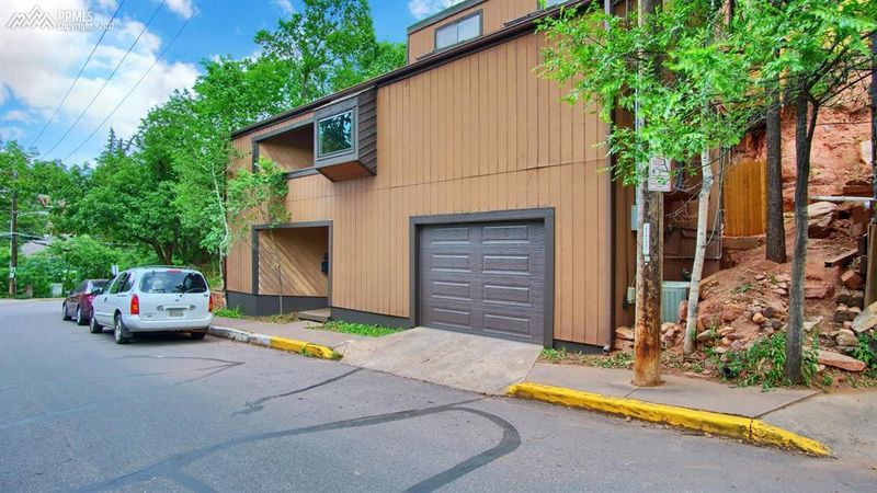 223 Ruxton Ave, Manitou Springs, CO 80829